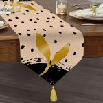 Realhomes Pastel Zemin Üzerinde Gold Detaylı Yaprak Desenli Dijital Baskılı Özel Tasarım Püsküllü Şönil Üçgen Runner Realhomes