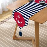 Realhomes Beyaz Zemin Üzerinde Renkli Çapa Desenli Dijital Baskılı Özel Tasarım Püsküllü Şönil Üçgen Runner Realhomes