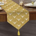 Realhomes Gold Zemin Üzerinde Geyik Desenli Dijital Baskılı Özel Tasarım Püsküllü Şönil Üçgen Runner Realhomes