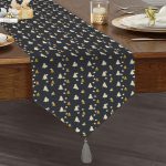 Realhomes Renkli Zemin Üzerinde Çam Ağacı Desenli Dijital Baskılı Özel Tasarım Püsküllü Şönil Üçgen Runner Realhomes