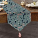 Realhomes Renkli Zemin Üzerinde Kartanesi Desenli Dijital Baskılı Özel Tasarım Püsküllü Şönil Üçgen Runner Realhomes