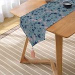 Realhomes Renkli Zemin Üzerinde Kartanesi Desenli Dijital Baskılı Özel Tasarım Püsküllü Şönil Üçgen Runner Realhomes