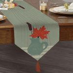 Realhomes Pastel Zemin Üzerinde Vazo Desenli  Dijital Baskılı Özel Tasarım Püsküllü Şönil Üçgen Runner Realhomes