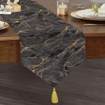 - UcgenRunner-8145-Gorsel1 - Realhomes  Siyah Gold Detaylı Mermer Tasarımlı Dijital Baskılı Dekoratif Püsküllü Şönil Üçgen Runner Realhomes