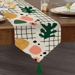 - UcgenRunner-8157-Gorsel1 - Realhomes Realhomes Beyaz Zemin Üzerinde Yaprak Desenli Dijital Baskılı Özel Tasarım Püsküllü Şönil Üçgen Runner Realhomes