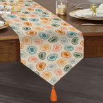 Realhomes Pastel Zemin Üzerinde Geometrik Desenli  Dijital Baskılı Özel Tasarım Püsküllü Şönil Üçgen Runner Realhomes