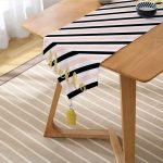 - UcgenRunner-8245-Gorsel2 - Realhomes Realhomes Beyaz Zeminli Renkli Yatay Çizgili Gold Detaylı Hello Yazılı Özel Tasarım Püsküllü Şönil Üçgen Runner Realhomes