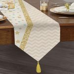 Realhomes Renkli Zemin Üzerinde Geometrik Desenli Dijital Baskılı Özel Tasarım Püsküllü Şönil Üçgen Runner Realhomes