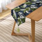 Realhomes Siyah Zemin Üzerinde Yaprak Desenli Dijital Baskılı Özel Tasarım Püsküllü Şönil Üçgen Runner Realhomes