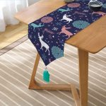 Realhomes Renkli Zemin Üzerinde Geyik Desenli Dijital Baskılı Özel Tasarım Püsküllü Şönil Üçgen Runner Realhomes