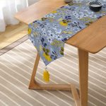 Realhomes Rengarenk Zemin Üzerinde Çiçek Desenli Dijital Baskılı Özel Tasarım Püsküllü Şönil Üçgen Runner Realhomes