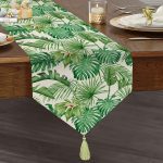 Realhomes Beyaz Zemin Üzerinde Yeşil Yaprak Desenli Dijital Baskılı Özel Tasarım Püsküllü Şönil Üçgen Runner Realhomes