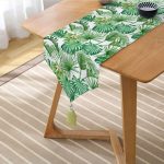 Realhomes Beyaz Zemin Üzerinde Yeşil Yaprak Desenli Dijital Baskılı Özel Tasarım Püsküllü Şönil Üçgen Runner Realhomes