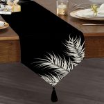 - UcgenRunner-8440-Gorsel1 - Realhomes Realhomes Siyah Zemin Üzerinde Beyaz Yaprak Desenli Dijital Baskılı Özel Tasarım Püsküllü Şönil Üçgen Runner Realhomes