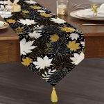 Realhomes Siyah Zemin Üzerinde Gold Detaylı Yaprak Desenli Dijital Baskılı Özel Tasarım Püsküllü Şönil Üçgen Runner Realhomes