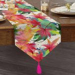 Realhomes Beyaz Zemin Üzerinde Renkli Yaprak Desenli Dijital Baskılı Özel Tasarım Püsküllü Şönil Üçgen Runner Realhomes