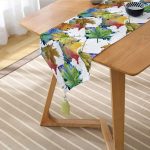 Realhomes Beyaz Zemin Üzerinde Sonbahar Yaprak Desenli Dijital Baskılı Özel Tasarım Püsküllü Şönil Üçgen Runner Realhomes