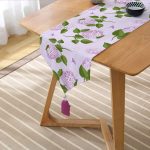 Realhomes Rengarenk Zemin Üzerinde Yeşil Yapraklı Çiçek Desenli Dijital Baskılı Özel Tasarım Püsküllü Şönil Üçgen Runner Realhomes