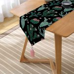 Realhomes Siyah Zemin Üzerinde Yeşil Kaktüs Desenli Dijital Baskılı Özel Tasarım Püsküllü Şönil Üçgen Runner Realhomes