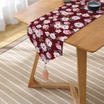 - UcgenRunner-8584-Gorsel2 - Realhomes Realhomes Rengarenk Zemin Üzerinde Çiçek Desenli Dijital Baskılı Özel Tasarım Püsküllü Şönil Üçgen Runner Realhomes