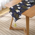 - UcgenRunner-8591-Gorsel2 - Realhomes Realhomes Renkli Zemin Üzerinde Gold Detaylı Yaprak Desenli Dijital Baskılı Özel Tasarım Püsküllü Şönil Üçgen Runner Realhomes