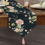 Realhomes Rengarenk Zemin Üzerinde Beyaz Çiçek Desenli Dijital Baskılı Özel Tasarım Püsküllü Şönil Üçgen Runner Realhomes