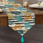 Realhomes Beyaz Zemin Üzerinde Siyah Çizgili Renkli Yaprak Desenli Dijital Baskılı Özel Tasarım Püsküllü Şönil Üçgen Runner Realhomes