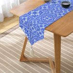 - UcgenRunner-8770-Gorsel2 - Realhomes Realhomes Beyaz Zemin Üzerinde Çini Desenli Dijital Baskılı Özel Tasarım Püsküllü Şönil Üçgen Runner Realhomes