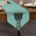 Realhomes Renkli Zemin Üzerinde Onedraw Çizimli Kupa Desenli Dijital Baskılı Özel Tasarım Püsküllü Şönil Üçgen Runner Realhomes