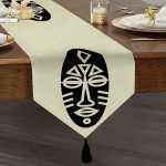 Realhomes Renkli Zemin Üzerinde Onedraw Çizimli Yerli Silüeti Dijital Baskılı Özel Tasarım Püsküllü Şönil Üçgen Runner Realhomes