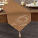 Realhomes Pastel Zemin Üzerinde Onedraw Çizimli Güneş Desenli Dijital Baskılı Özel Tasarım Püsküllü Şönil Üçgen Runner Realhomes