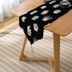 Realhomes Siyah Zemin Üzerinde Kaktüs Desenli Dijital Baskılı Özel Tasarım Püsküllü Şönil Üçgen Runner Realhomes