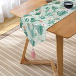 Realhomes Renkli Zemin Üzerinde Kaktüs Desenli Dijital Baskılı Özel Tasarım Püsküllü Şönil Üçgen Runner Realhomes