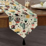 - UcgenRunner-8866-Gorsel1 - Realhomes Realhomes Renkli Zemin Üzerinde Sevimli Kaktüs Desenli Dijital Baskılı Özel Tasarım Püsküllü Şönil Üçgen Runner Realhomes