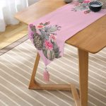 Realhomes Renkli Zemin Üzerinde Kaktüs Desenli Dijital Baskılı Özel Tasarım Püsküllü Şönil Üçgen Runner Realhomes