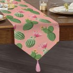 Realhomes Renkli Zemin Üzerinde Kaktüs Desenli Dijital Baskılı Özel Tasarım Püsküllü Şönil Üçgen Runner Realhomes