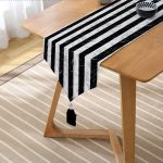 Realhomes Mermer Zeminli Siyah Çizgili Dijital Baskılı Özel Tasarım Püsküllü Şönil Üçgen Runner Realhomes