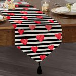 Realhomes Sevgililer Günü Özel Tasarım Dijital Baskılı Püsküllü Şönil Üçgen Runner Realhomes