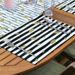 4+1 Siyah Beyaz Çizgili Altın Varaklı Yaprak Tasarımlı Amerikan Servis & Runner Seti Realhomes