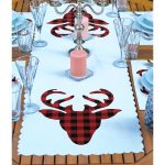 - ServisRunner-Set12-Gorsel2 - Realhomes  4+1 Kırmızı Ekose Motifli Geyik Tasarımlı Amerikan Servis & Runner Seti Realhomes