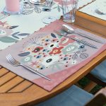 - ServisRunner-Set174-Gorsel3 - Realhomes 4+1 Renkli Zeminli Onedraw Çizimli Vazo Desenli Amerikan Servis & Runner Seti Realhomes