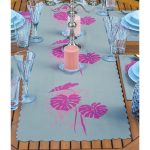 - ServisRunner-Set179-Gorsel2 - Realhomes  4+1 Gri Zeminde Fuşya Ağaç Motifli Amerikan Servis & Runner Seti Realhomes