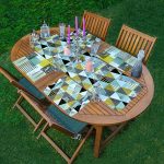 4+1 Beyaz Zemin Üzerinde Geometrik Desenli Modern Amerikan Servis & Runner Seti Realhomes