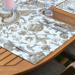 4+1 Beyaz Zemin Etnik Kara Kalem Çizimli Amerikan Servis & Runner Seti Realhomes