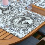 4+1 Beyaz Zemin Etnik Kara Kalem Çizimli Amerikan Servis & Runner Seti Realhomes