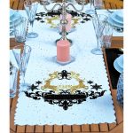 4+1 Siyah Beyaz Gold Detaylı Mery Christmas Temalı Amerikan Servis & Runner Seti Realhomes