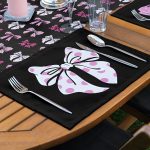 4+1 Siyah Zemin Pembe Kurdele Tasarımlı Amerikan Servis & Runner Seti Realhomes