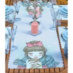 4+1 Fotoğraf Çeken & Kahve İçen Kız Tasarımlı Amerikan Servis & Runner Seti Realhomes