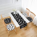 - RunnerYuvPofiSet39-Siyah-Beyaz-Kaktus-Motifli-4-Yuvarlak-Pofidik-Sandalye-Minderi-ve-1-Runner-Seti - Realhomes  Siyah Beyaz Kaktüs Motifli 4 Yuvarlak Pofuduk Sandalye Minderi ve 1 Runner Seti Realhomes