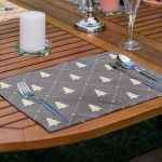 4'lü Pembe & Gri Zeminli Çam Ağacı & Kar Taneleri Tasarımlı Amerikan Servis Seti Realhomes